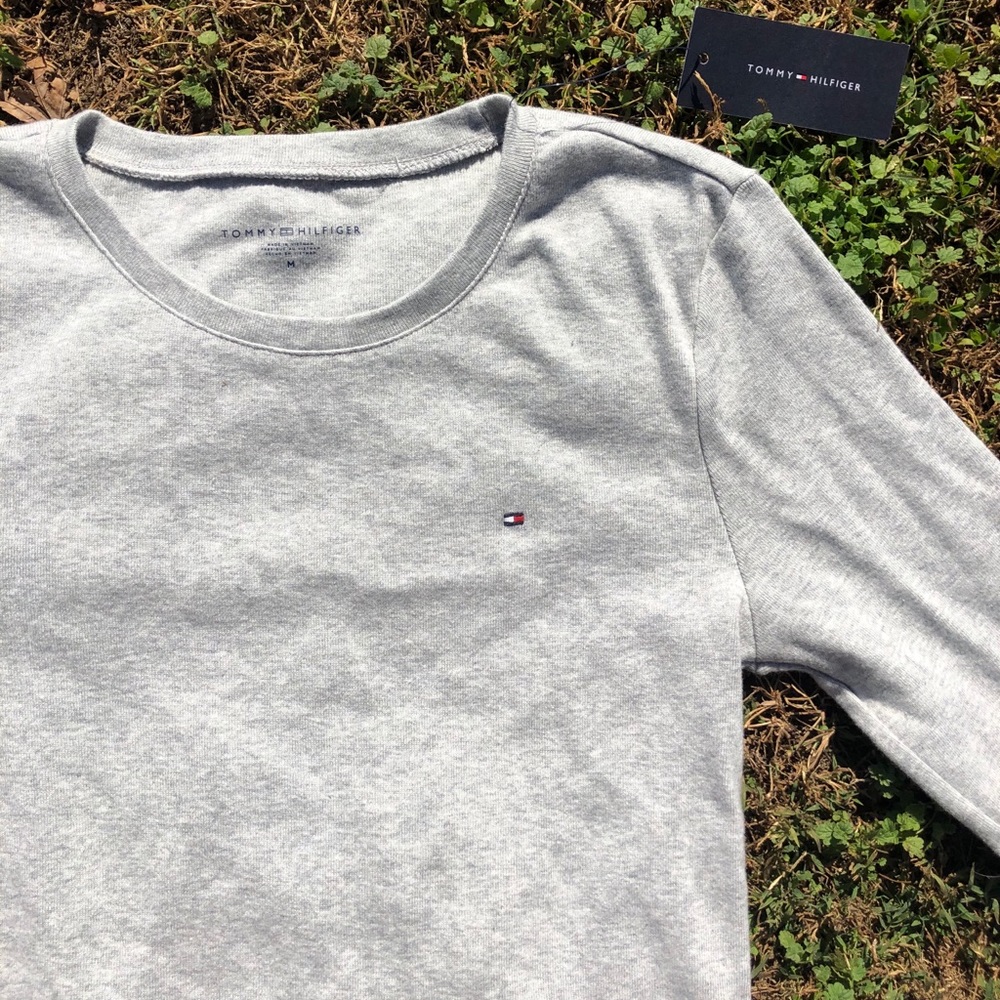 NWT TOMMY HILFIGER LONG SLEEVE